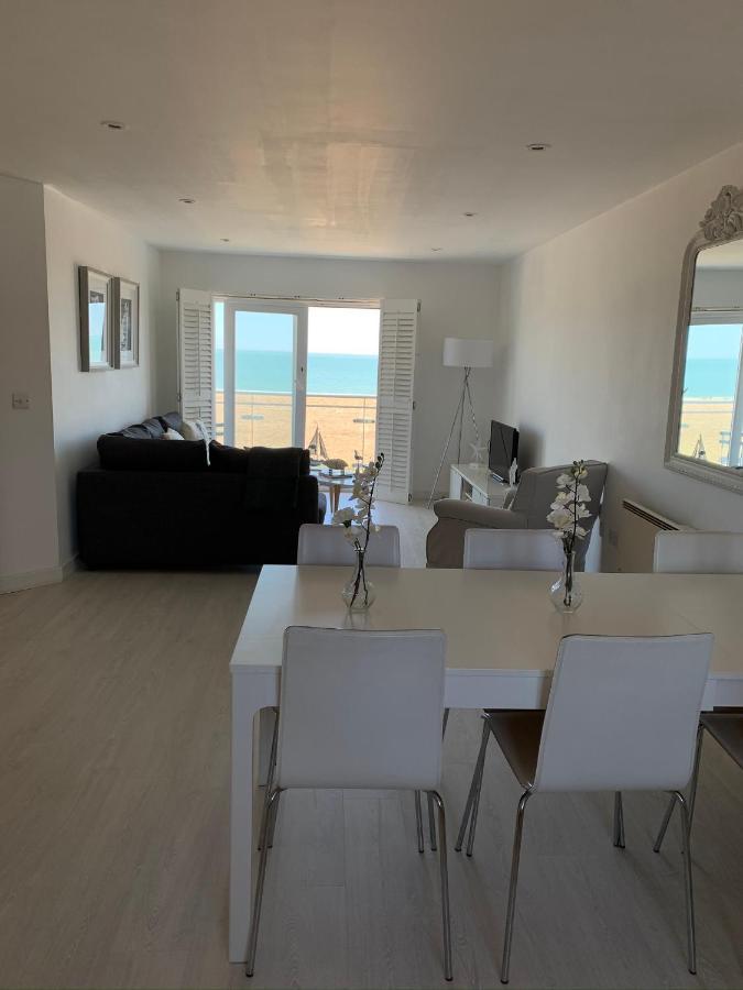 Luxury Beachfront Outstanding 2 Bedroom Apartment イーストボーン エクステリア 写真