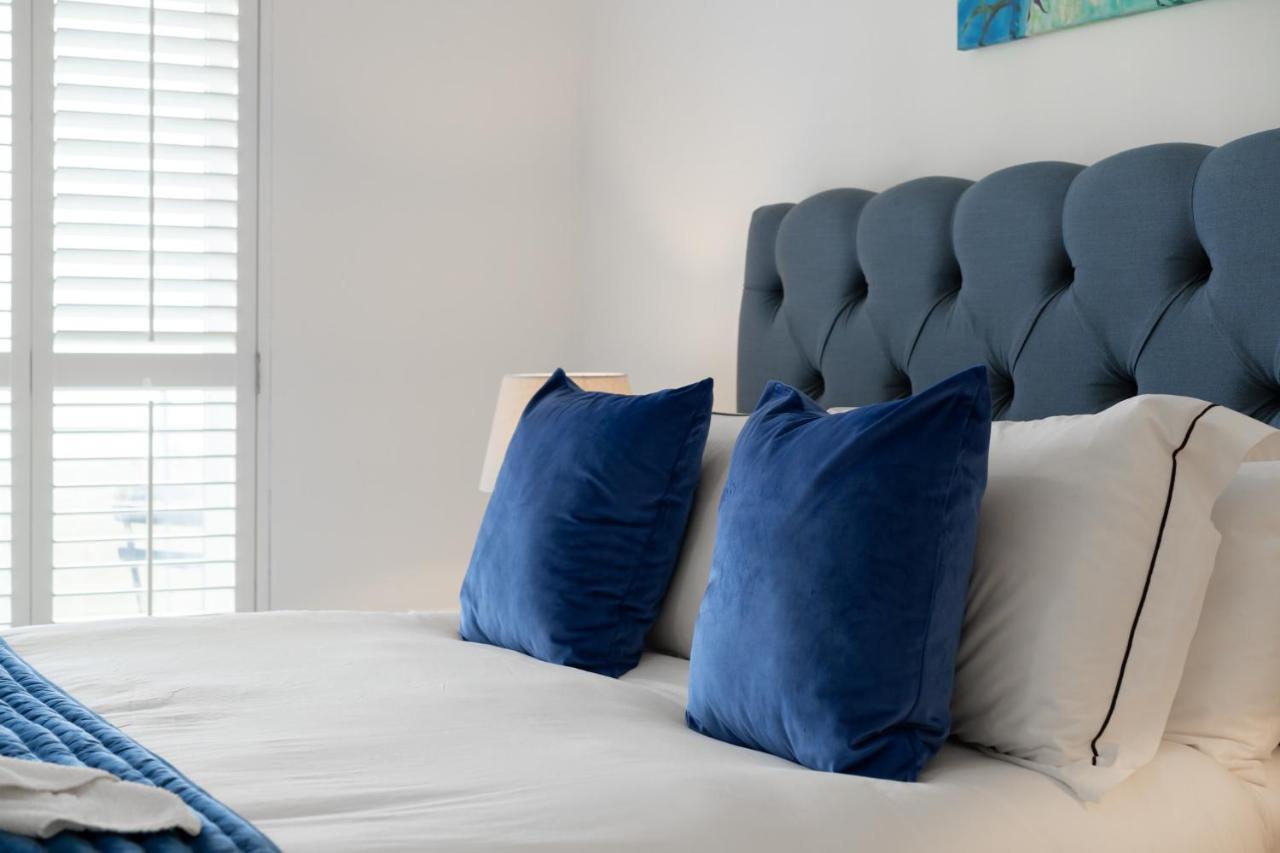 Luxury Beachfront Outstanding 2 Bedroom Apartment イーストボーン エクステリア 写真