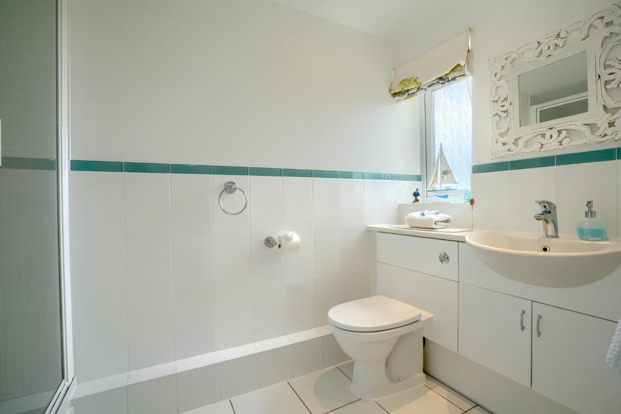 Luxury Beachfront Outstanding 2 Bedroom Apartment イーストボーン エクステリア 写真